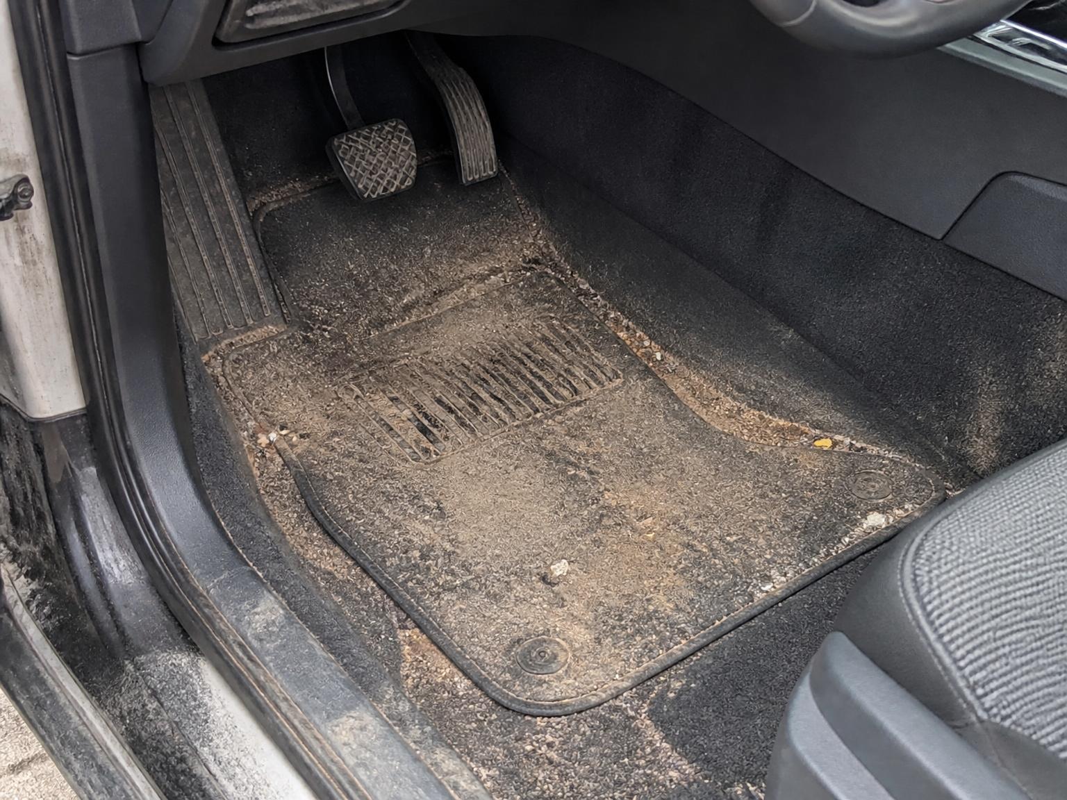 Tapis & sol avant nettoyage CLEAN HIT